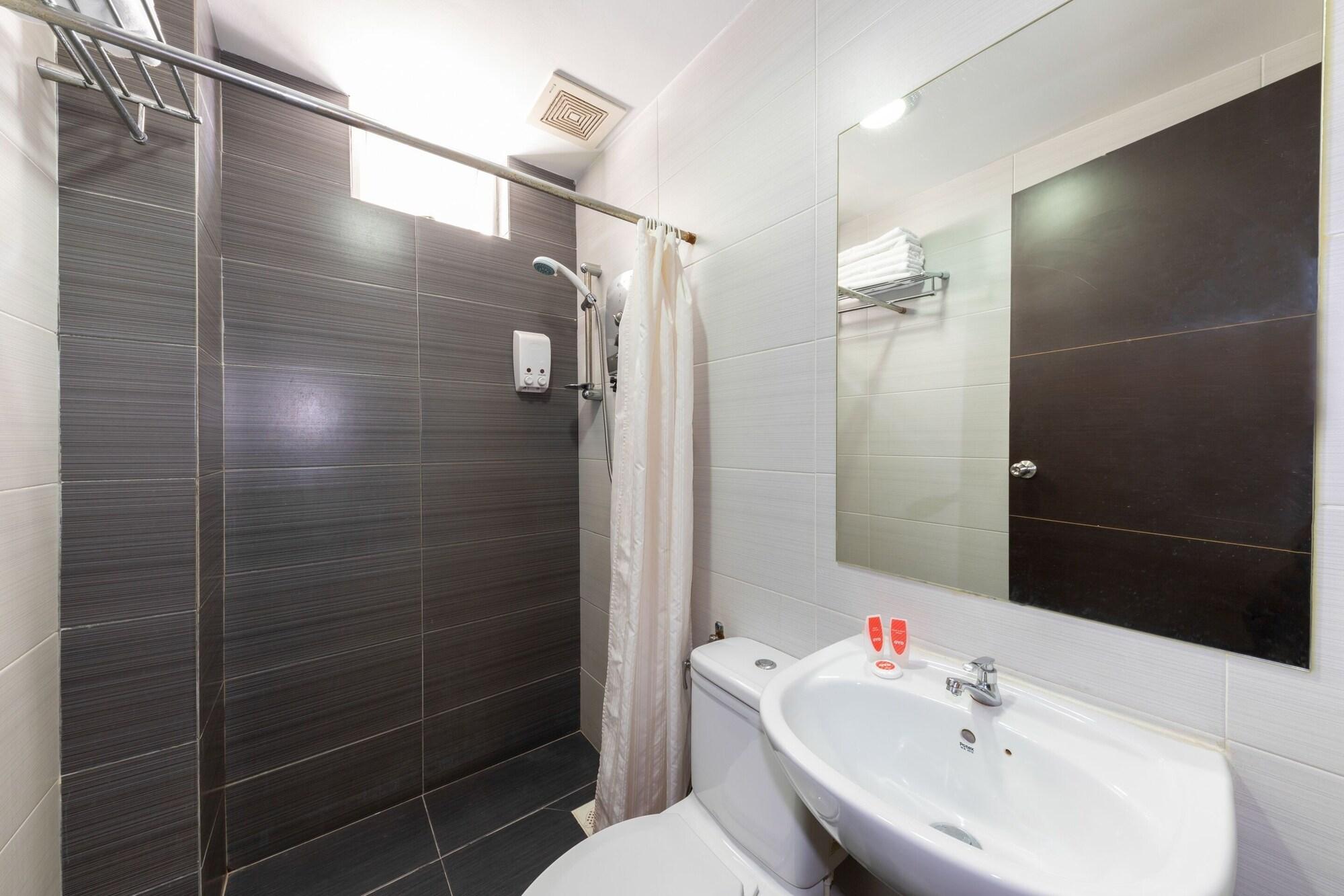 Oyo 430 Oak Valley Boutique Hotel Johor Bahru Exteriör bild